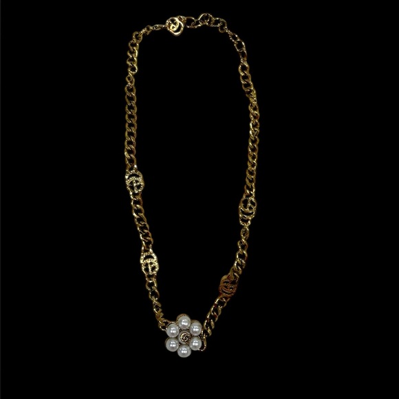 Gold Chain Necklace with Floral Pendant - Picture 2 of 6